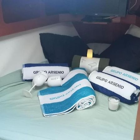 Boat-Apartamento Flotante Cadiz.. La Juanita Arroyo المظهر الخارجي الصورة