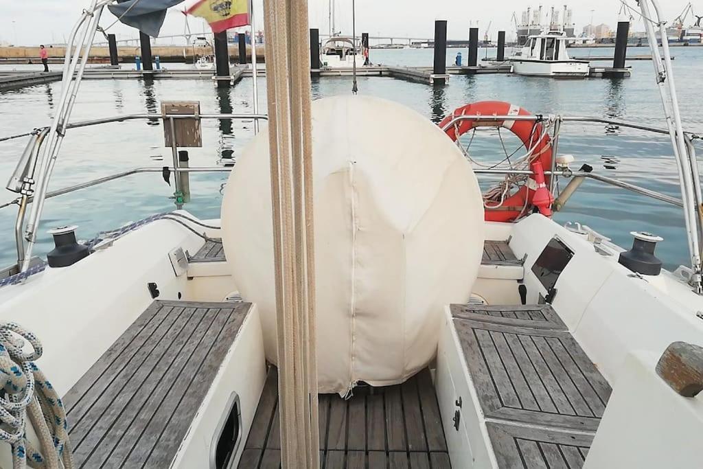 Boat-Apartamento Flotante Cadiz.. La Juanita Arroyo المظهر الخارجي الصورة