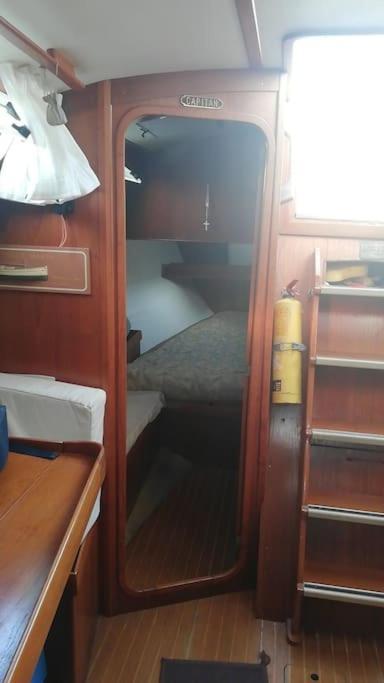 Boat-Apartamento Flotante Cadiz.. La Juanita Arroyo المظهر الخارجي الصورة