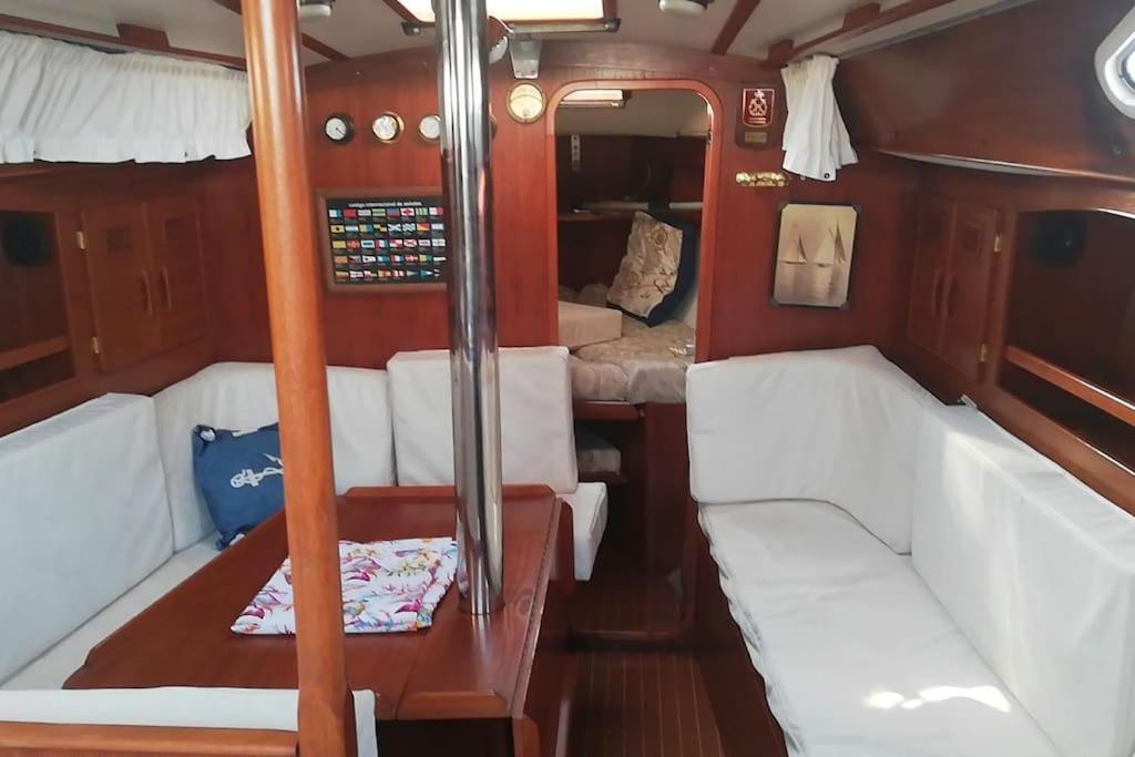 Boat-Apartamento Flotante Cadiz.. La Juanita Arroyo المظهر الخارجي الصورة